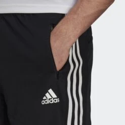 Adidas Trainingsshort 10639880 14 Adidas Trainingsshort 10639880 -Kleiderliebe Laden GM2127 APP on model detail 1 gradient